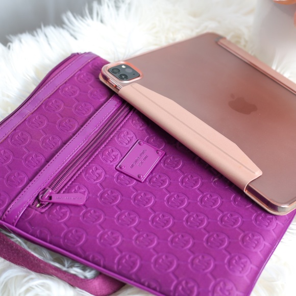 HOST PICK💜 Michael Kors Purple Tech Accessory Bag - Picture 3 of 5